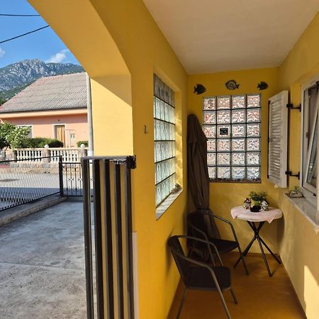Apartman Davorka Karlobag Buitenkant foto